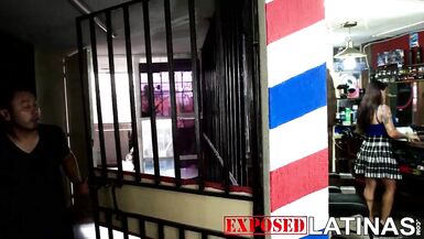 The sexy milf with big tits who attends the barber shop turned out to be a whore who fucks her clients porn in spanish - 1 image