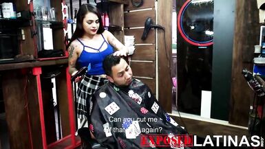 The sexy milf with big tits who attends the barber shop turned out to be a whore who fucks her clients porn in spanish - 3 image