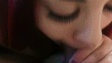 GROSSE TITTY ROTEN KOPF PAWG SAUGT N FICKT IM FERNSEHEN