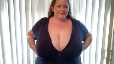 Milf play with her large boobs - 2 image