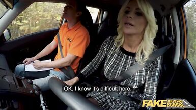 Fake Driving School Rubia MILF Tiffany Russo Fucks para Licencia - 2 image