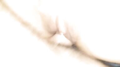 Une adolescente me laisse la frapper pendant quelle joue avec sa chatte mouillée - 3 image