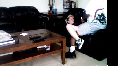 BBC und heiße Milf, während der Ehemann bei der Arbeit