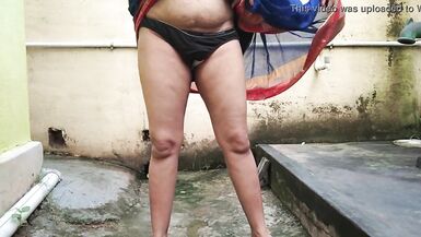 everbest public pissing backyard