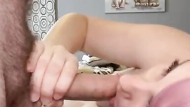 Girlfriend gives Boyfriend BJ while being Silly—maddie Bain