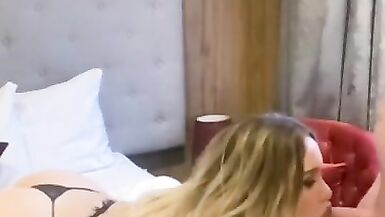 Esposa caliente follada en la cocina después de mamada en la cama - 5 image