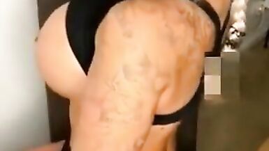 HOT SNAPCHAT MILF WITH HUGE BOOBS MASTURBATING - 3 image