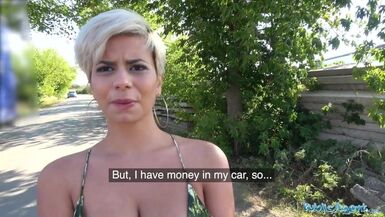 Agente Público MILF tetona loca en una mamada caliente y descuidada - 1 image