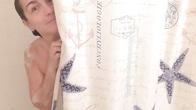 La princesse portoricaine prend une douche pour son papa pendant quil est absent... - 4 image