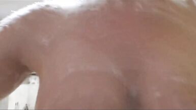 Amateur MILF taking a Hot Bubble Shower and Squirting. KinkyMylf - 2 image