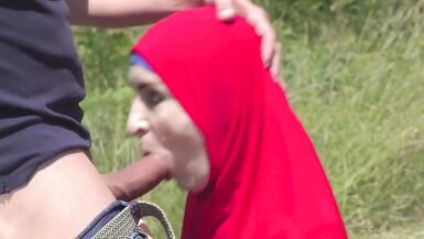 Ficken mit einem Muslim in den Büschen - 2 image