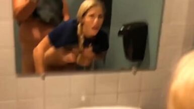 Датская медсестра MILF оттрахана жестко - 1 image