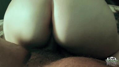 The BEST Fuckin Position to Admire this Big Portuguese Booty! - 3 image