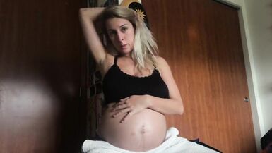 Plain pregnant woman let huge burps out - 5 image