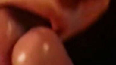 Pov upclose blowjob avec sperme dans la bouche avec show et lèche sperme vers le haut