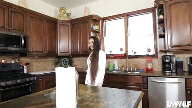 Hot stepmom Cali Lee offers to reward her stepson for all his hard work - 2 image