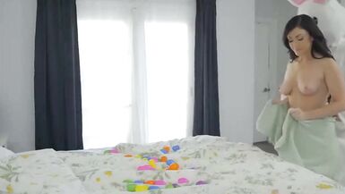 Mom and Daughter Hunt for Easter Bunny Cock and Cum! S7:e9 - 2 image