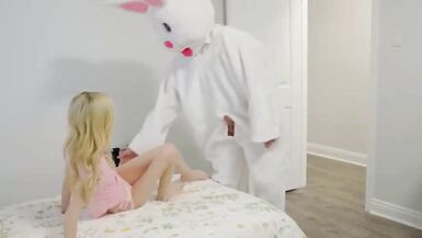 Mom and Daughter Hunt for Easter Bunny Cock and Cum! S7:e9 - 3 image