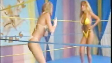 lotta sul ring in bikini - 2 image