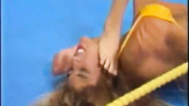 lotta sul ring in bikini - 5 image