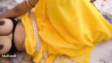 Hot Savita bhabhi ne akele me chut me ungli ghumayi - 14 image