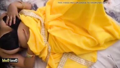Hot Savita bhabhi ne akele me chut me ungli ghumayi - 7 image