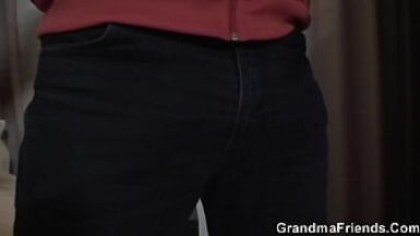 Robbery leads to mom threesome with boys teen - 1 image