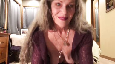Hot Moaning Oma Saugen Hahn vor harten Anal Fucking - 1 image