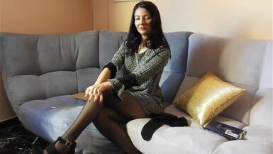 Lady whant to show here new pantyhose 2 - 1 image