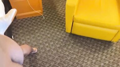 La BBC fait gicler la femme trompée pendant que le mari se filme