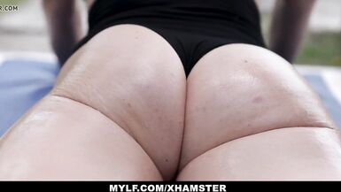 Busty Milf Round Ass Ivy Secret Pussy and Oral Workout - 6 image
