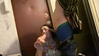 Tumanova MILF Gave a Blowjob to a Delivery Guy of Cocks - 10 image