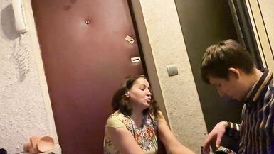 Tumanova MILF Gave a Blowjob to a Delivery Guy of Cocks - 8 image