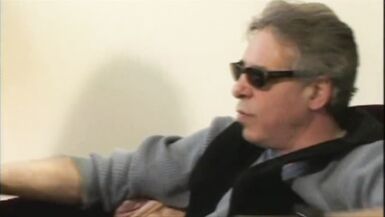 Molly, Milf aux gros seins, se fait enculer par une grosse queue noire !