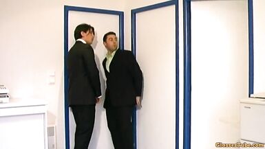 Young Secretaries Congratulated His Colleague On The Increase - 14 image