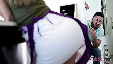 Sneaky Mom Intentionally Turns On Son- Havana Bleu