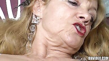 Les femmes allemandes se partagent la bite