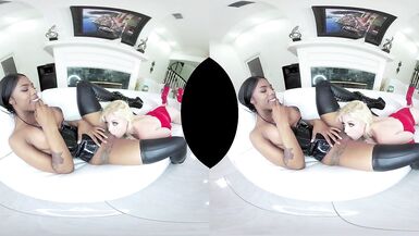 VRHUSH Sarah and Charlotte lesbian fun - 3 image