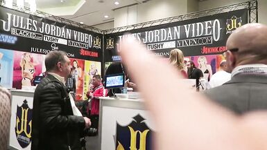 AVN BTS dallo stand Vixen SFW - 2 image