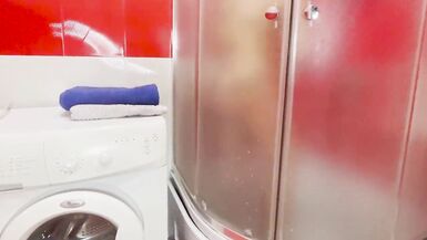 The stepson spies on his mother taking a shower. Anal sex - 1 image