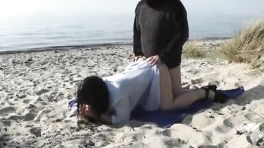 Slut fucked bystrangers on the beach - 12 image