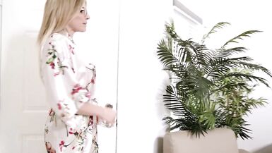 Lets Play a Game - posso fazer com que a tua BBC fique dura - Cory Chase - 1 image