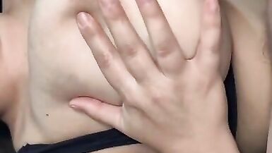 Bored Step Mom Titty Fucks Sohn nach Papa links für Arbeit - 11 image