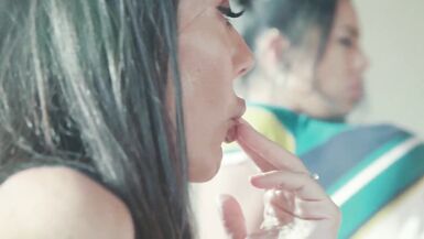 Katrina Moreno, una latina prosperosa che fa sesso a tre - 6 image
