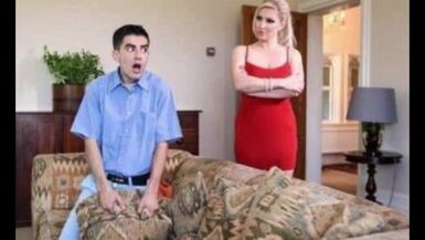 Horny guy cheats on his girlfriend with her blonde mom - 1 image