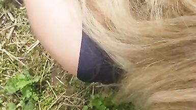 Fellation, baise et facial dans les bois - 4 image