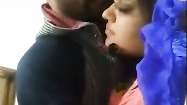Indian Bhabhi Ne Pados Ke Ladke Ke Saath Sex Kiya