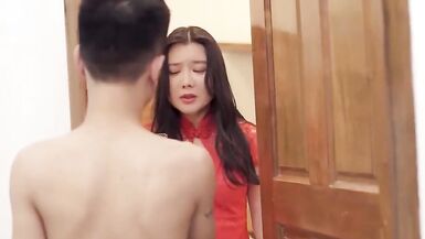 国产AV经典巨作淫过年上之表兄妹的淫乱新春小表哥杯里下药搞定漂亮表 妹 - 2 image