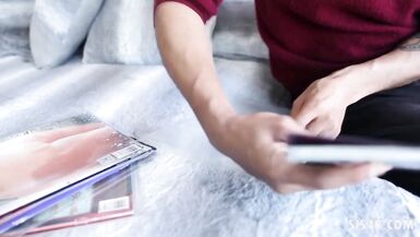 La stepsis Kendra Spade montre la profondeur de sa gorge avant de gicler. - 2 image