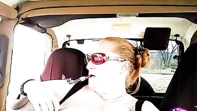 BBW fumando en topless en secreto con grandes tetas fuera - 5 image